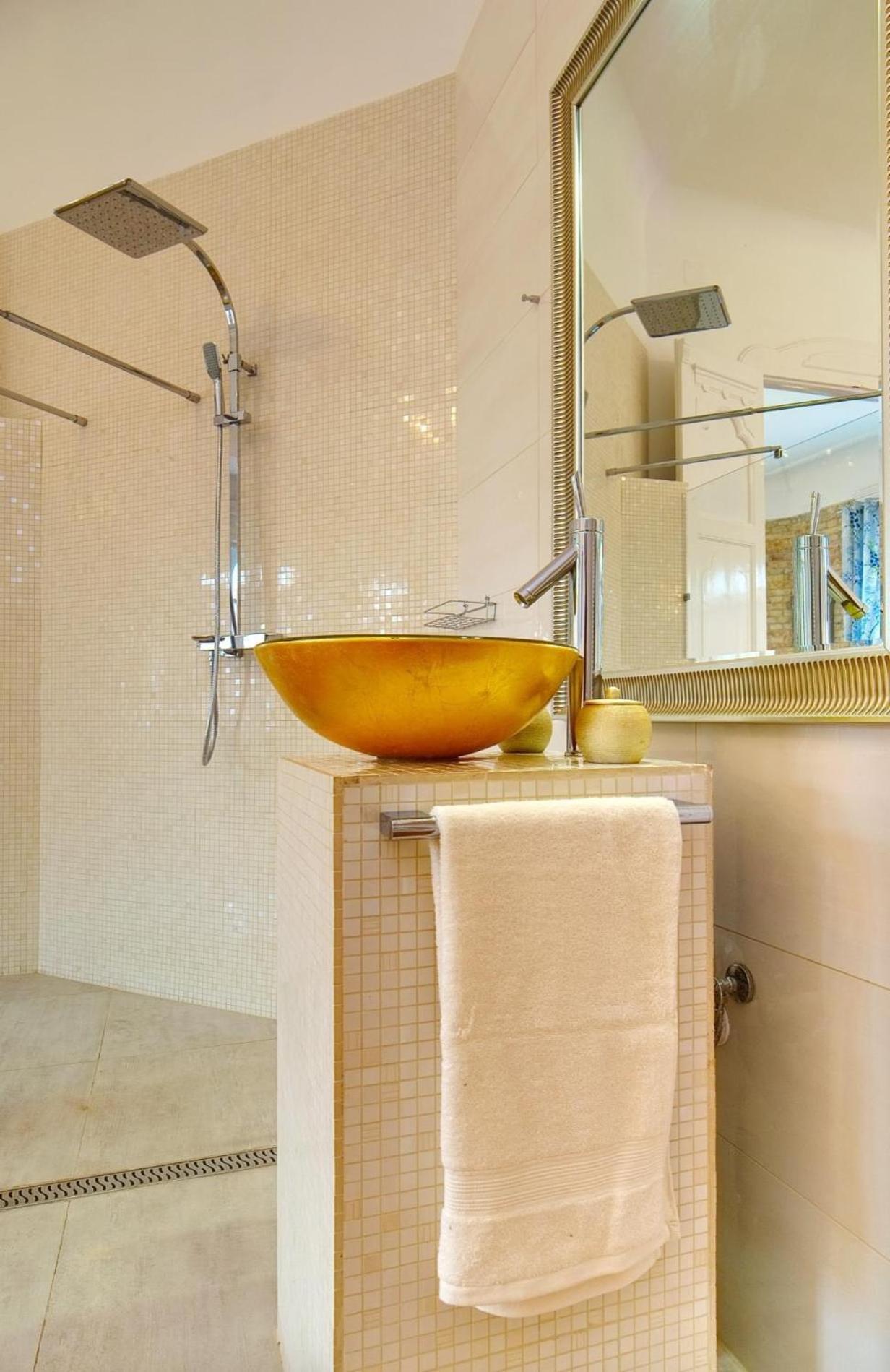 Amazing View Designer Home With Sauna And Jacuzzi 3 Min To Opera House Budapest Luaran gambar