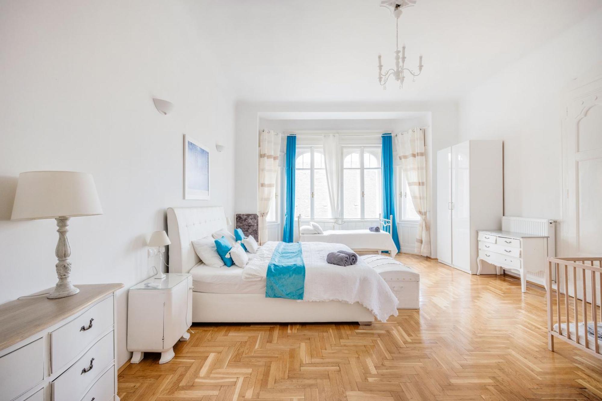 Amazing View Designer Home With Sauna And Jacuzzi 3 Min To Opera House Budapest Luaran gambar